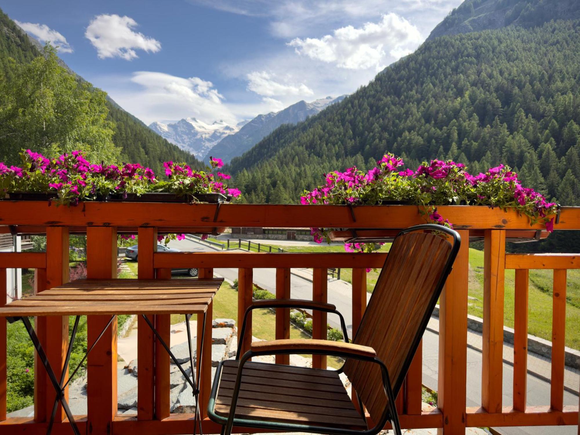 Hotel Le Bouquet - Adults Only Cogne Exterior foto